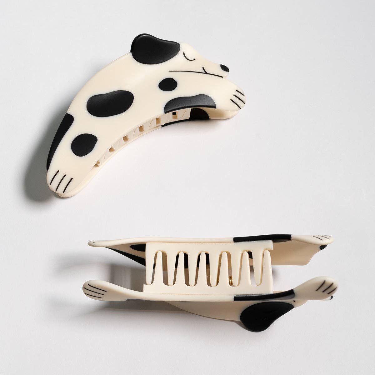 Spotted Puppy Dog Hair Claw